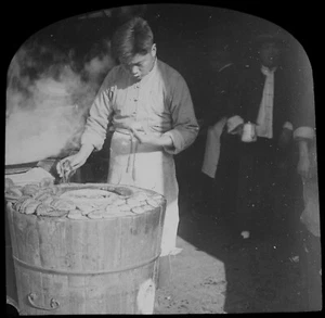 STREET VENDOR SELLING CAKES CHINA C1920 Magic Lantern Slide PHOTO SHANGHAI - Picture 1 of 3