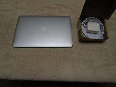 Apple MacBook Air A1465 11.6", 128GB SSD, Intel Core i5, 1.6GHz, 4GB RAM 2013!! - Image 1 of 4