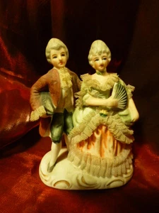 aus Porzellan, der Marquis und die Marquise, schöner Schmuck Vitrine  - Bild 1 von 1