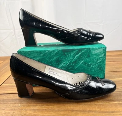 Zapatos de salón Irving Rothman años 60 charol negro tachonado para mujer 7A tacón bloque Foto 1 de 4