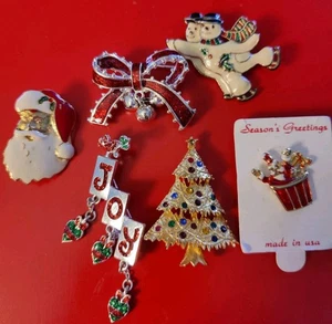 Juego de 6 broches broches de Navidad muñecos de nieve árbol de Navidad arco esmalte pedrería  - Imagen 1 de 5
