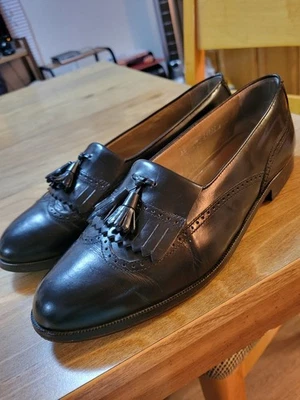 Men’s Black Dress Leather Kilted & Tasseled Wingtip Loafer By Bostonian Sz 9.5M - Image 1 of 4
