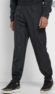 Adidas Pantalone Uomo Pista Stampa Logo FM2230 Nero - PICCOLO Nuovo con etichette - Foto 1 di 7