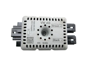 Amplificatore antenna deviatore per Seat Leon 5F SC FR 13-18 5Q0035570 - Foto 1 di 8