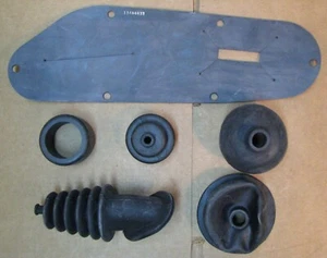 M151A2 M718A1 MUTT Boot Kit Shift Steering Clutch Throttle E-Brake NOS 5703326 - Picture 1 of 2