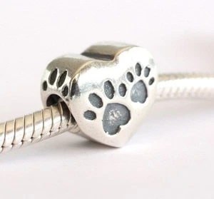 NUOVO Ciondolo Bracciale Europeo Argento Sterling 925 Perline Cane Animale Stampa Zampa Cuore - Foto 1 di 3