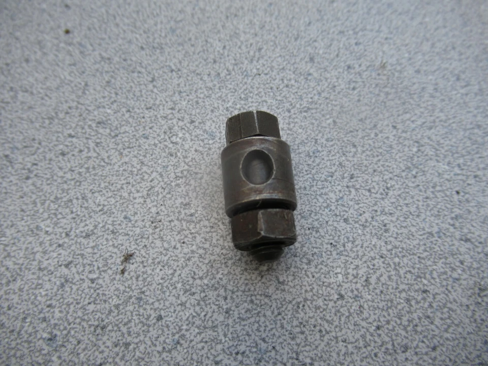 Porsche 356 Heat Control Cable Bolt with Sleeve   C#C10 - Imagem 1 de 1