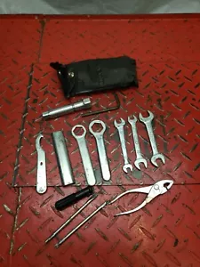 1982 Honda CB750F Super Sport OEM Factory Tool Set Assembly - Foto 1 di 7