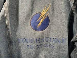 TOUCHSTONE PICTURES Chaqueta Denim Disney Store Grande Bordada Años 90 De Colección RARA - Imagen 1 de 24