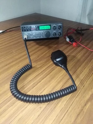  RADIO Realistic SSB  AMATEUR RADIO Htx 100 (10-11 METER RADIO)  - image 1 of 4