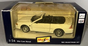 VTG Maisto 1994 Ford Mustang GT Convertible Die Cast 1/24 Model Car White - Picture 1 of 10