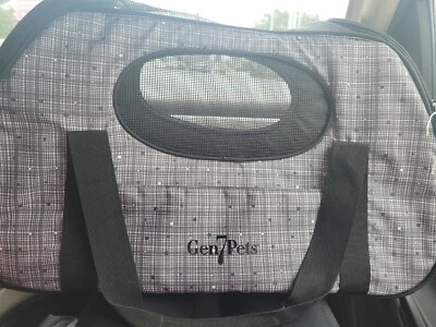 Gen7Pets Carry Me Pet Carrier for Dogs and Cats, used once , excellent condition - Image 1 of 4