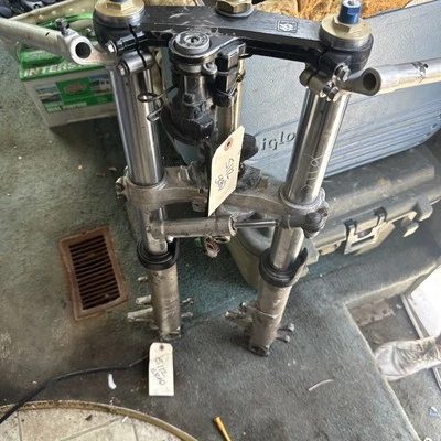 HORQUILLAS DELANTERAS SUZUKI GSXR 600 1996-2000 RECTAS Árboles Estabilizador Solo Leer S112 Foto 1 de 4