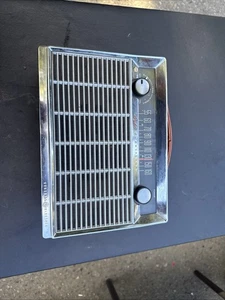 General Electric - Model P780A GE - 8 Transistor Portable AM Radio - 1959 - Picture 1 of 6