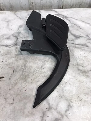 12 Victory Vision Touring 106 right rear passenger foot rest peg board & mount Foto 1 de 4