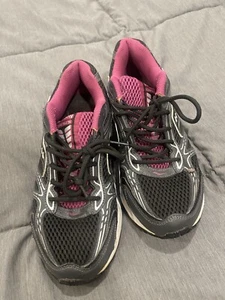 Saucony Oasis Running Shoes, #15096-5, Black/Purple, Women's US Size 8.5 - Picture 1 of 5