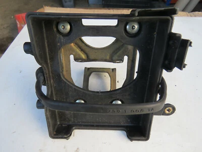 Bandeja de batería y soporte de montaje Ducati Monster 900ie 2002 genuino OEM Foto 1 de 2