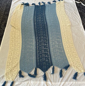 Vintage handgehäkelte Strickdecke afghanische Überwurf-Lappendecke blau gestreift 68 x 53 Cottage - Bild 1 von 10