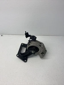2011-2012 2014 KIA SEDONA 3.5L A/T AUTO TRANSMISSION MOUNT AND BRAKET OEM - Picture 1 of 9