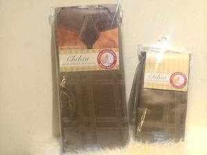 New Chelsea Microfiber Tablecloth 52 x 70 inch Oblong Seat 4-6 & 4 Napkins Set - Picture 1 of 3