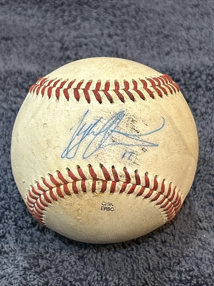 Pelota de béisbol firmada por Tyler Austin autografiada D Foto 1 de 4