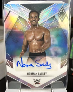 Tarjeta autografiada 2023 Panini Chronicles Phoenix WWE Norman Smiley PA-SMI - Imagen 1 de 2