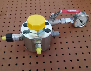 HYDAC PRESSURE VALVE with HDA 4345-A-0010-000-F1 PRESSURE TRANSDUCER - Picture 1 of 7