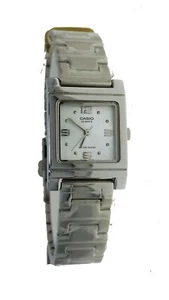 Reloj de pulsera Casio cuadrada esfera blanca todo metal único para damas LTP1237D 7ADF - Imagen 1 de 6