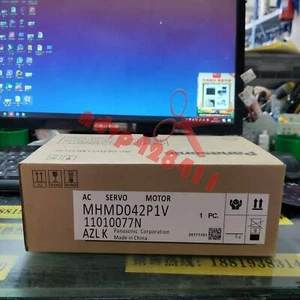 NEW MHMD042P1V Panasonic servo motor 400W brake models - Picture 1 of 1
