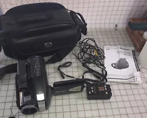 Quasar Camcorder 700X Zoom 20X Digital VM-L152 Palm Battery & Case NOT TESTED-DD - Picture 1 of 12
