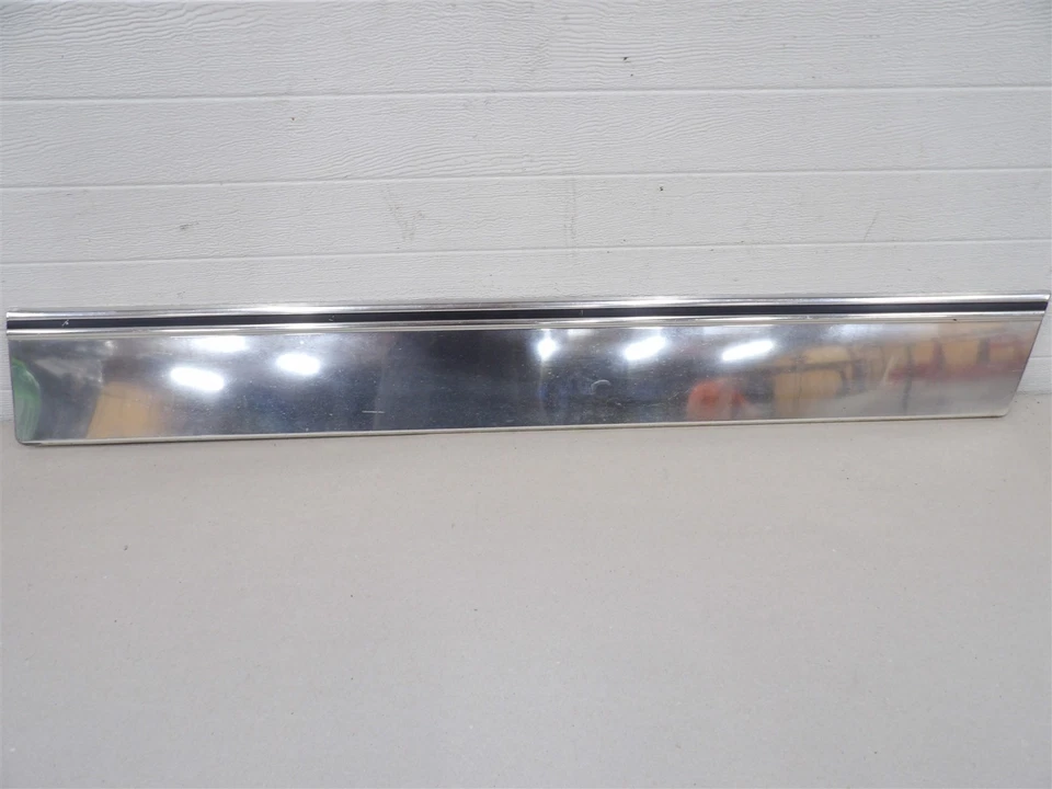 PUERTA DELANTERA DERECHA INFERIOR ACERO INOXIDABLE CROMO MOLDURAS PAR 1980-1990 CAPRICE 4 PUERTAS OEM Foto 1 de 4