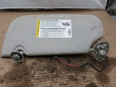 乘客右遮阳板带照明适合 05-07 ENVOY 356164 — 第 1/2 张图片