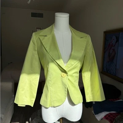 Avenue Montaigne Paris Cropped Blazer – Chartreuse Green, Size 1 - Image 1 of 4