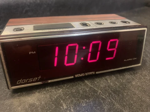 Vintage Dorset Faux Wood Solid State Electronic LED Alarm Clock Working Free S/H Cover
