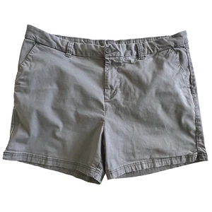 Magellan Outdoors Shorts Womens 18 Gray Flat Front Chino Hiking Athleisure Sport - Picture 1 of 10