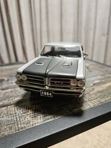 ***CUSTOM*** 1/18 SCALE 1964 SILVER AND MATTE BLACK PONTIAC GTO BY SUN STAR - Picture 1 of 24