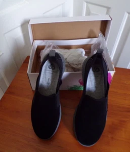 Clarks CloudSteppers "Step Move Jump" Slip-on Sneakers, US Women's 6W - Picture 1 of 9