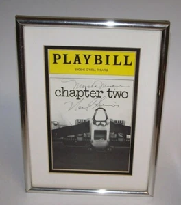Gerahmt Passepartout Kapitel Zwei Eugene O'Neill Theater Original Spielzettel signiert - Bild 1 von 4
