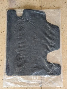 2017 - 2024 Chrysler Pacifica - 2nd Row - Left/Driver Floor Mat - 5RY13DX9AC - Foto 1 di 3
