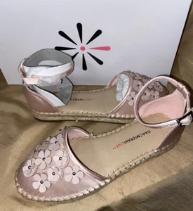 NEW sz 5.5 womens ISAAC MIZRAHI Espadrilles Sandals Pink Fabric Floral Applique - Picture 1 of 8