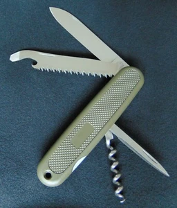discontinued Victorinox Safari Trooper 108mm with original pouch 0.8770.04 - Picture 1 of 9