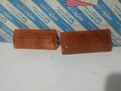 COPPIA PLASTICHE FANALINI FRECCE ANTERIORI PER FIAT 124 BERLINA ARANCIONI NUOVE - Immagine 1 di 3
