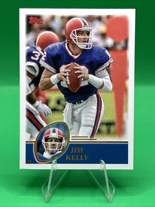 Tarjeta de fútbol americano compuesta Jim Kelly 2023 Topps #432 Buffalo Bills - Imagen 1 de 2