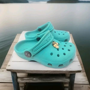 Kids Crocs Light Green Clogs Size 7 - Picture 1 of 4