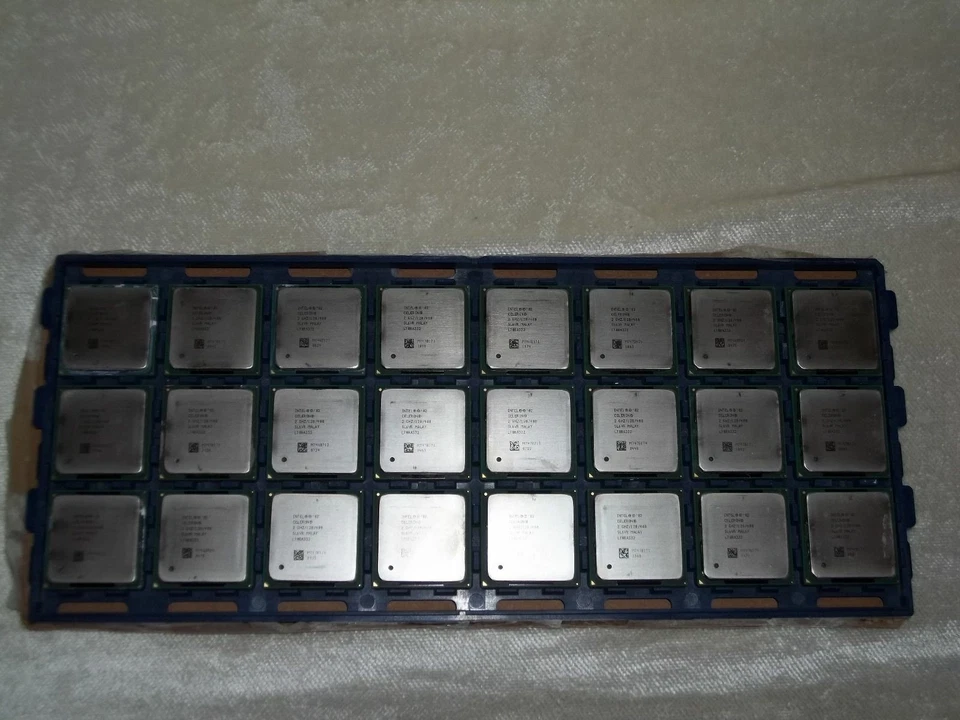 Cpu Intel Celeron 2 GHZ 128/400 SL6VR come Nuove,lotto disponibili nr.21 pezzi! - Immagine 1 di 4