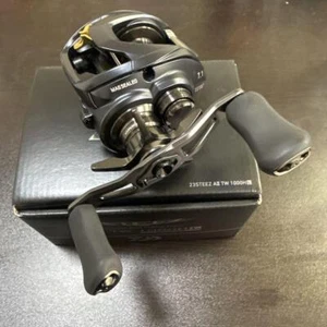 Daiwa 23 Steez AII TW 1000HL Baitcastrolle High Gear Barschangeln linker Griff - Bild 1 von 5