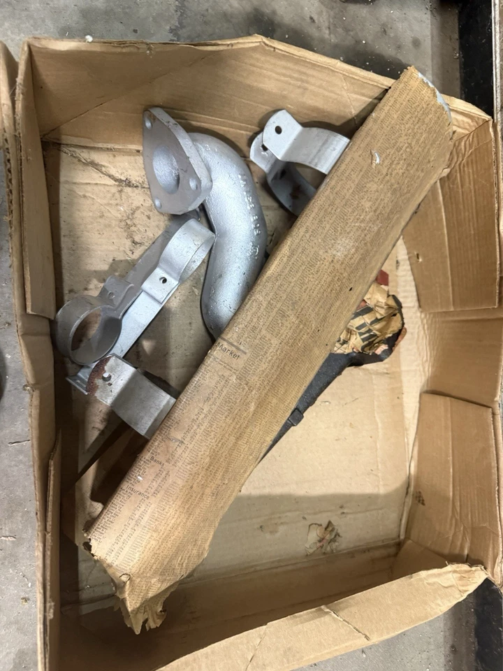 Kit colector de escape Nos Massey Ferguson 165 vintage Foto 1 de 4