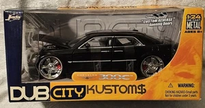 Chrysler 300C 2005 Jada Toys Dub City personalizado 1:24 metal fundido a presión raro muy buen estado - Imagen 1 de 6