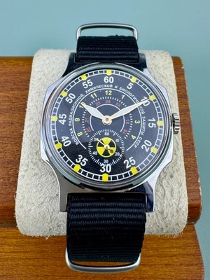 Relógio de pulso mecânico POBEDA USSR proteção química radiação militar soviético - Imagem 1 de 4