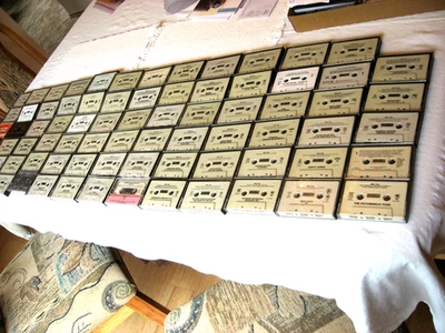 Vintage Lot Of 77, 80s Mixed Genre Cassette Tapes Rock, Pop, Country, Disco etc. Foto 1 de 4